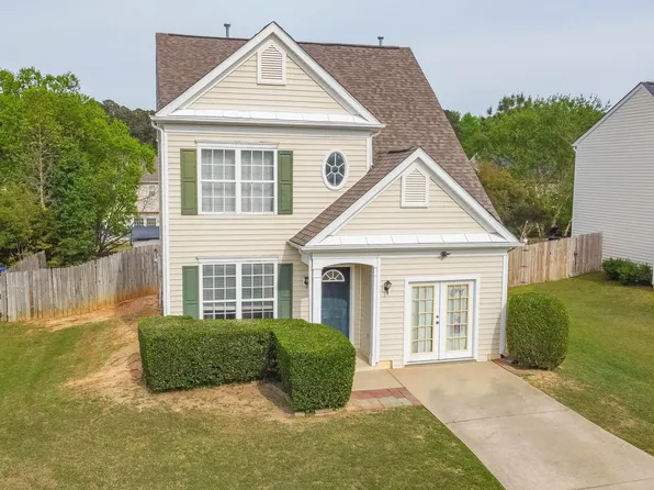 220 Purple Leaf Rd, Fuquay Varina, NC 27526