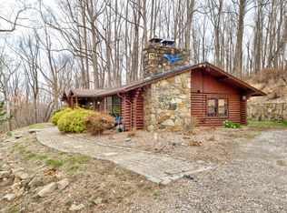 7 Derry Run Ln, Glen Gardner, NJ 08826