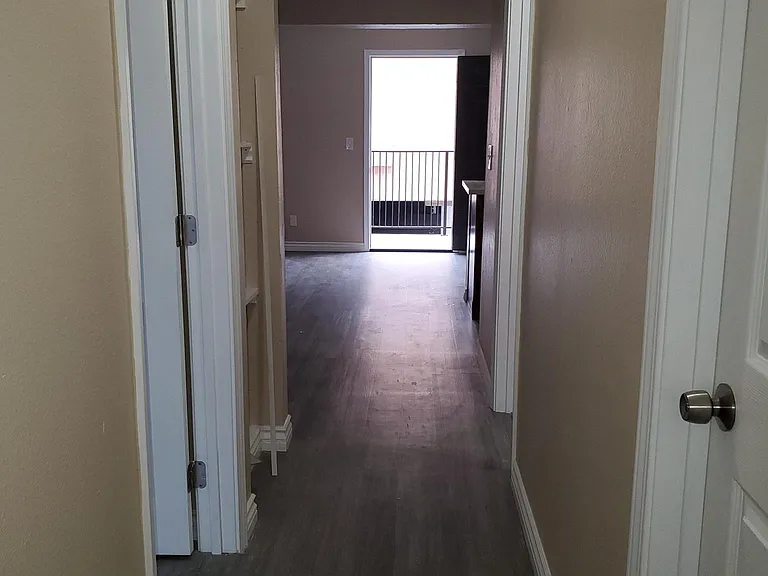 706 W 1st Ave #2 — Photo 9
