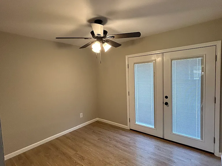 1525 Weber Dr #C — Photo 11
