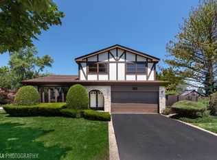 109 Inner Circle Dr, Des Plaines, IL 60016