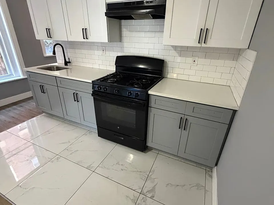 904 3rd Ave #2