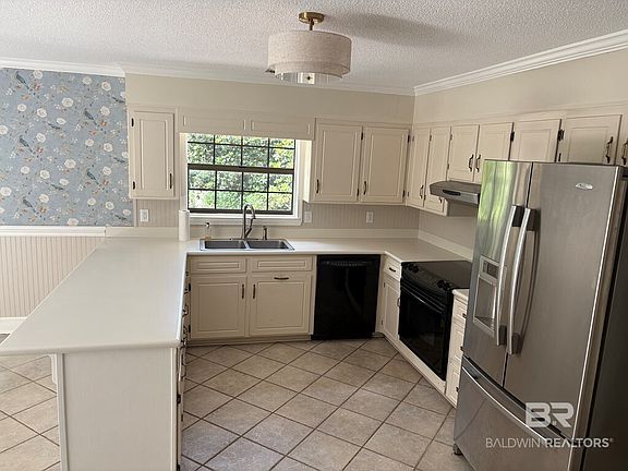 2nd image of 75 Vernon Dr