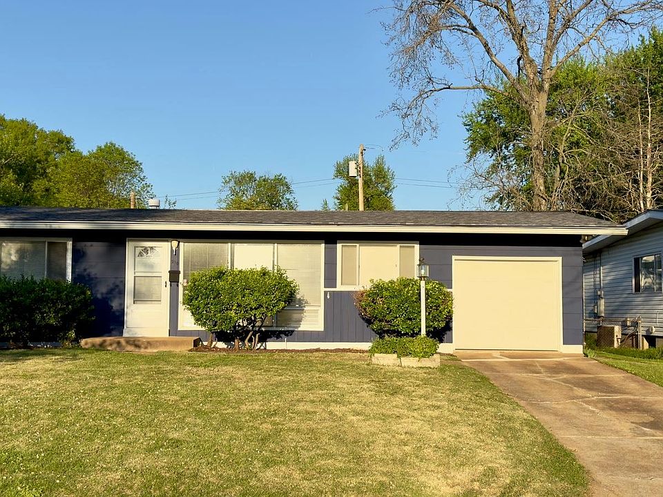 1st image of 210 Duquette Ln