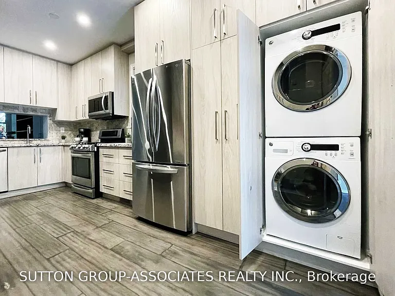 739 Manning Ave — Photo 9