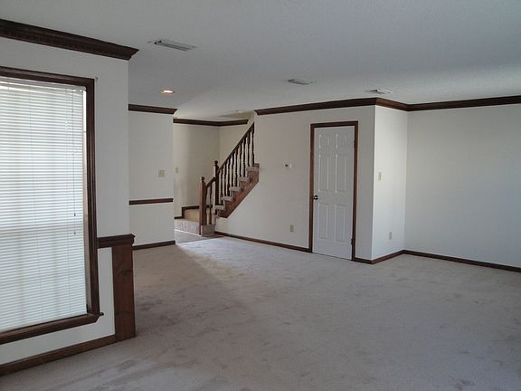 2nd image of 3994 Wyckoff Dr