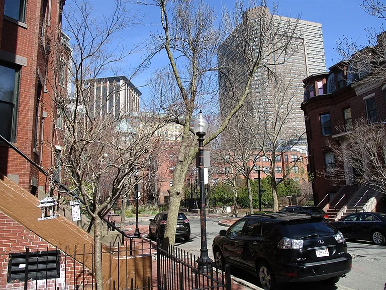 30 Holyoke St #2 — Photo 27