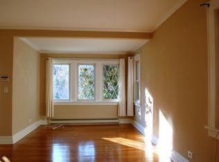 17 Adelaide Pl, Edgewater, NJ 07020