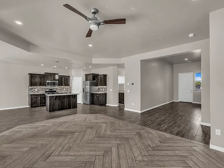 3321 S 300 W — Photo 2