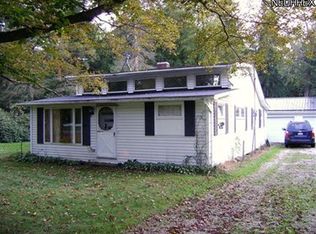 3934 Rodgers Rd, Geneva, OH 44041