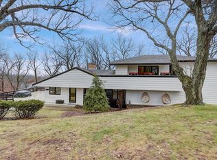 69 White Oaks Ln, Madison, WI 53711