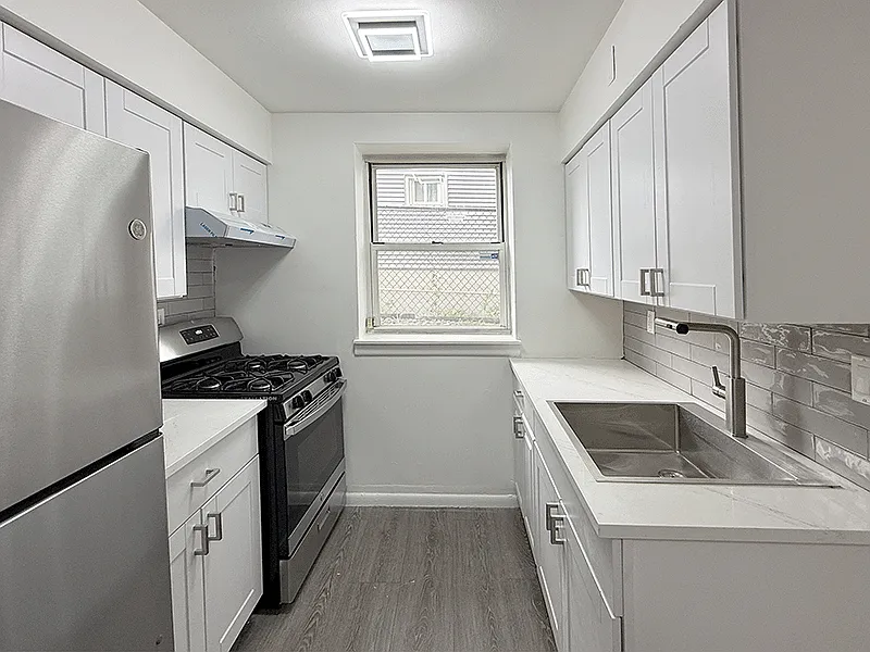 109 William St — Photo 4