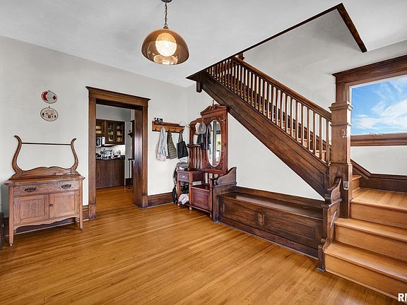 5th image of 503 N Fuller St