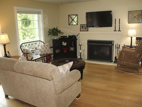 3rd image of 13715 180th Ave NE