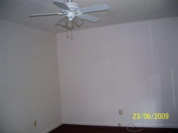 2nd image of 600 Lincoln Ln