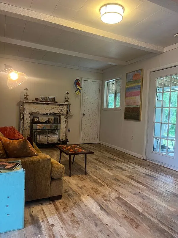 2 bed, 1.0 bath, 864 sqft, $2,250 — Photo 2
