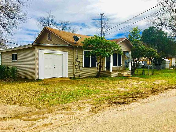 2nd image of 2606 Luder St