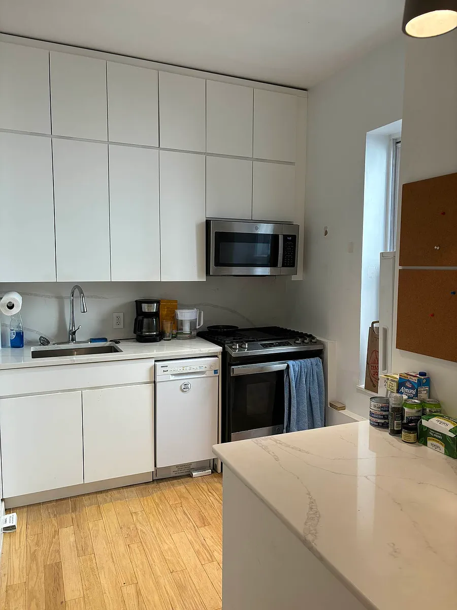 Building Photo - 207 Grand St #2