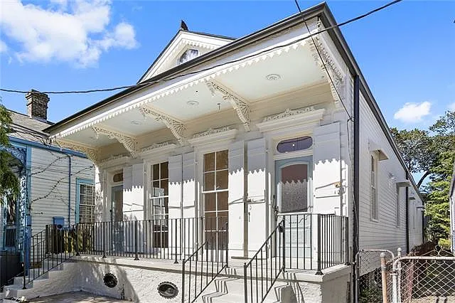 1917 Dauphine St