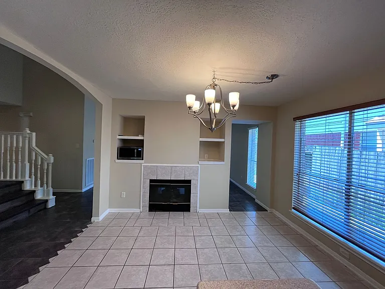12827 Fox Arrow Ln — Photo 4