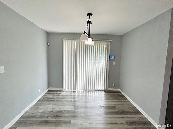 5th image of 60 Dale Allen Dr