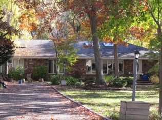 53 Chestnut St, Mount Sinai, NY 11766