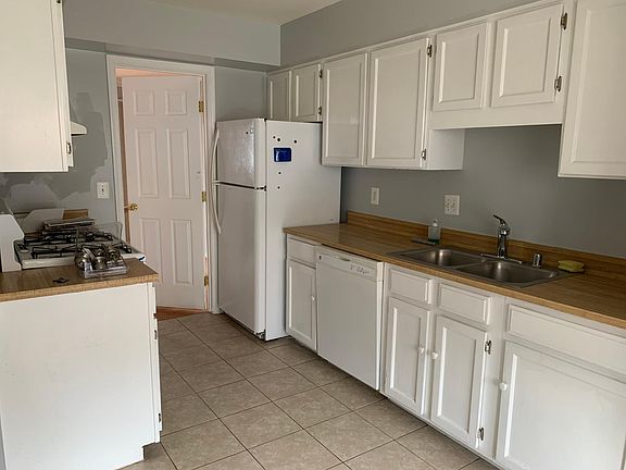 3rd image of 3257 Tayloe Ct