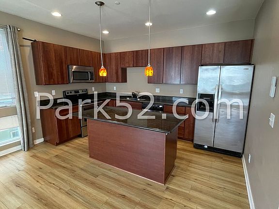 3rd image of 2353 Yakima Ave