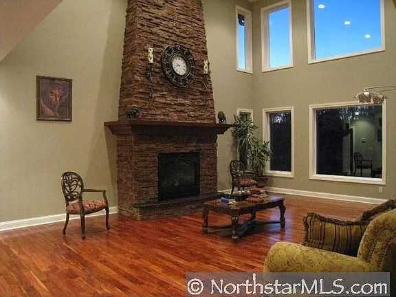 3rd image of 15450 Lucerne Cir