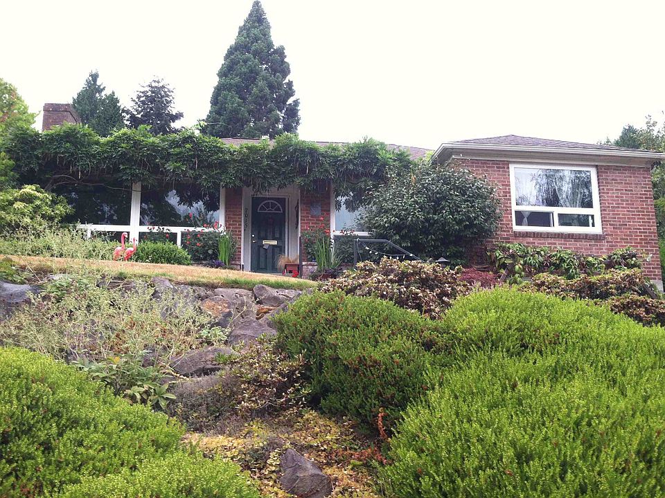 2nd image of 7015 58th Ave NE