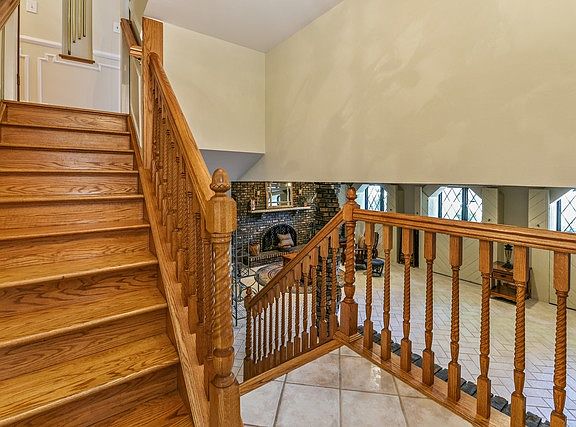 2nd image of 9132 S Moody Ave