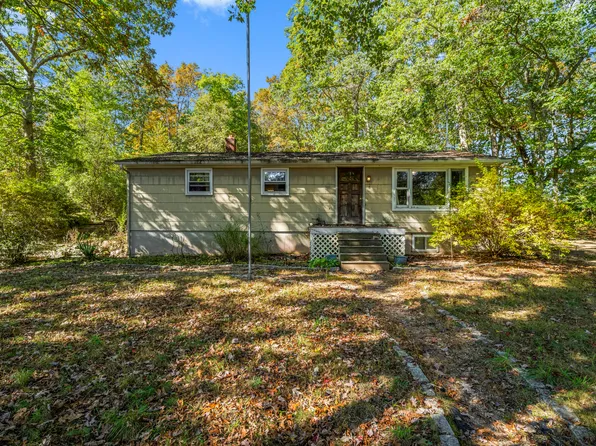 6 Woodland Road, East Lyme, CT 06357