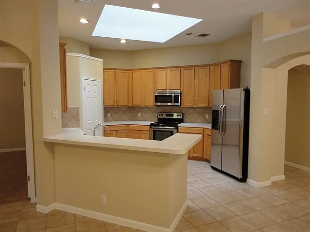 2116 Faldo Ln — Photo 3
