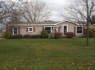 212 W Walnut St, Chalmers, IN 47929
