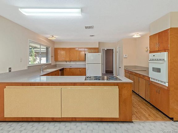 5th image of 525 Jefferson Dr