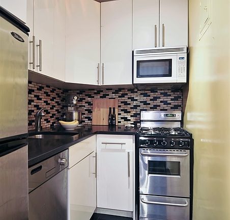 2nd image of 210 E 15th St APT 6P