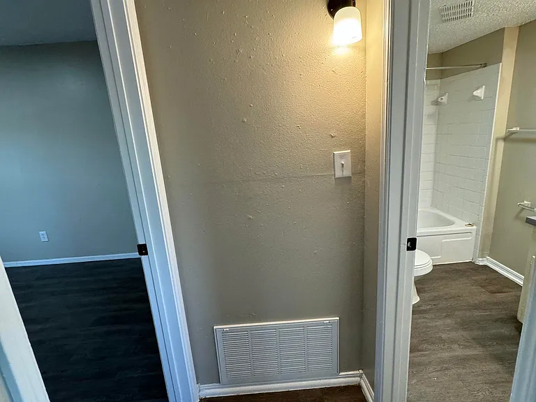 Mission Place — Photo 18