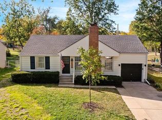 7624 Juniper Dr, Prairie Village, KS 66208