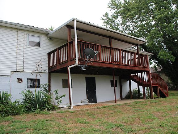 5th image of 402 Canaan Rd