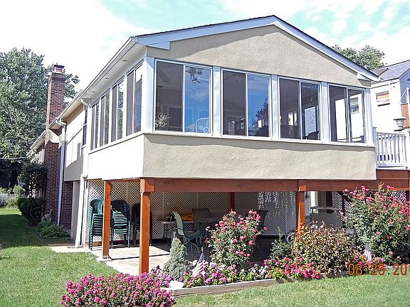 Covered entertainment area