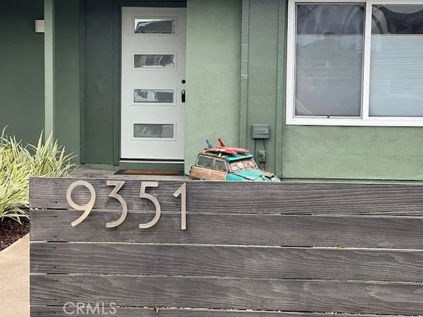 9351 Sunridge Dr, Huntington Beach, CA 92646