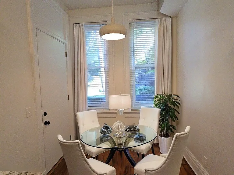 322 Mulberry St — Photo 5