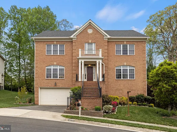 5304 Danas Crossing Dr, Fairfax, VA 22032