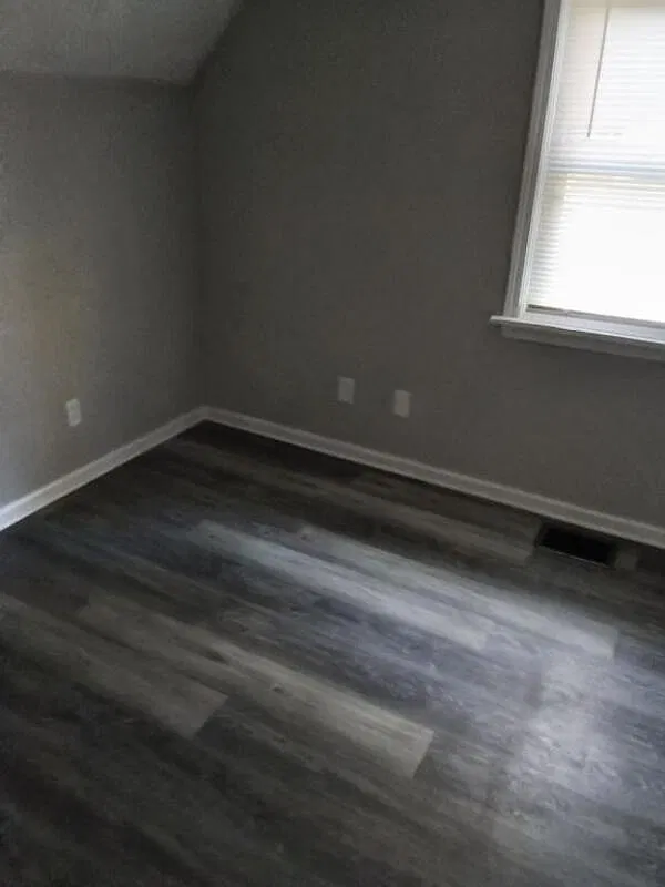4 bed, 1.0 bath, $1,600 — Photo 4