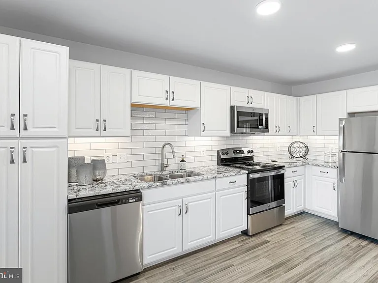 19520 Village Walk Dr #19520 — Photo 15
