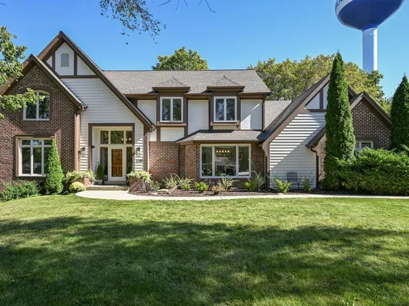 1290 Hawthorne Ridge DRIVE, Brookfield, WI 53045