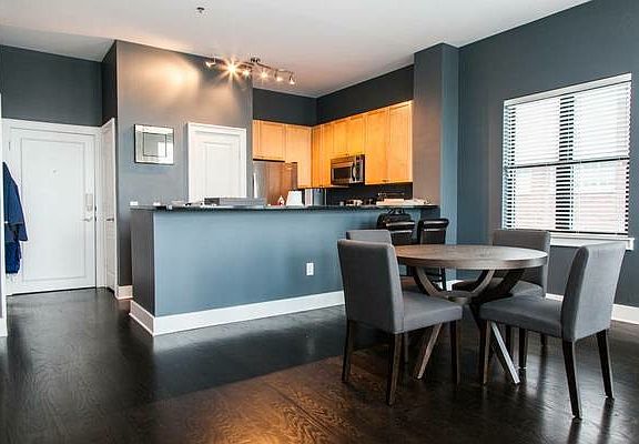 Kitchen & Eating Area