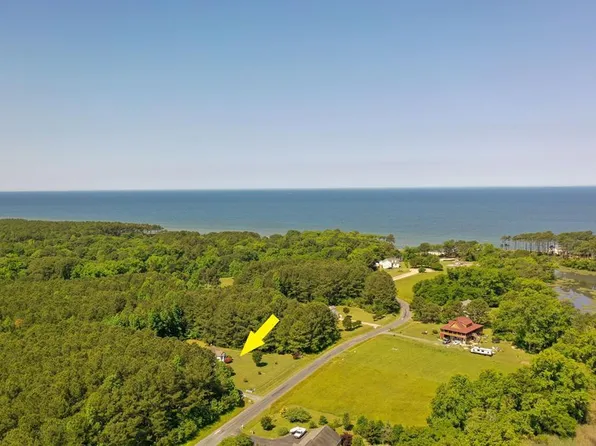 5261 Peaceful Lakes Dr, Exmore, VA 23350