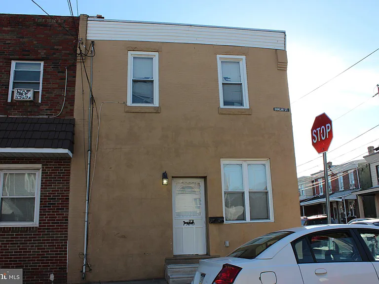 2400 Duncan St #1 — Photo 3