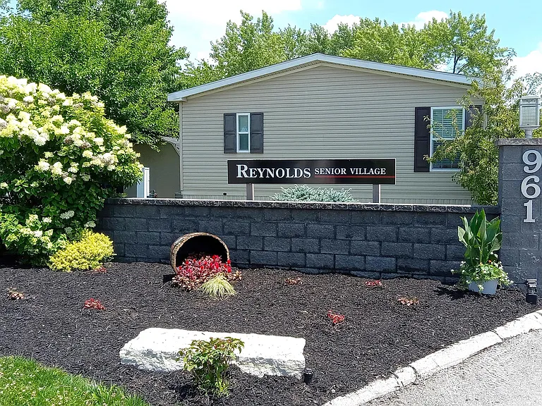 Reynolds Senior Village — Photo 8